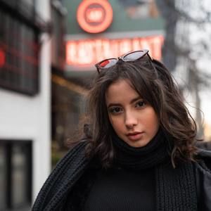 Meet your Posher, Menna